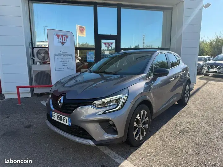 Renault Captur 2023 photo 2