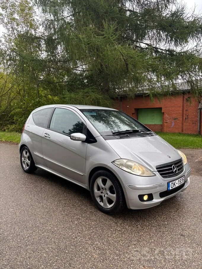 Mercedes-Benz A180