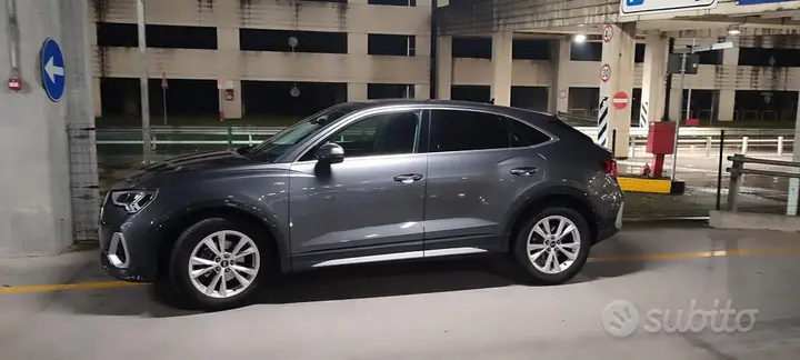 Audi Q3 2022 photo 2