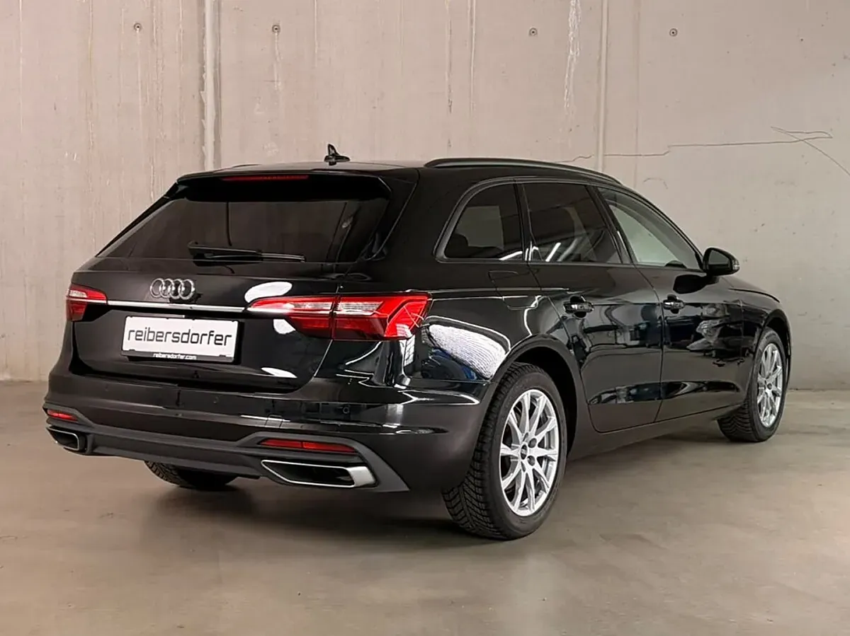 Audi A4 2022 photo 3