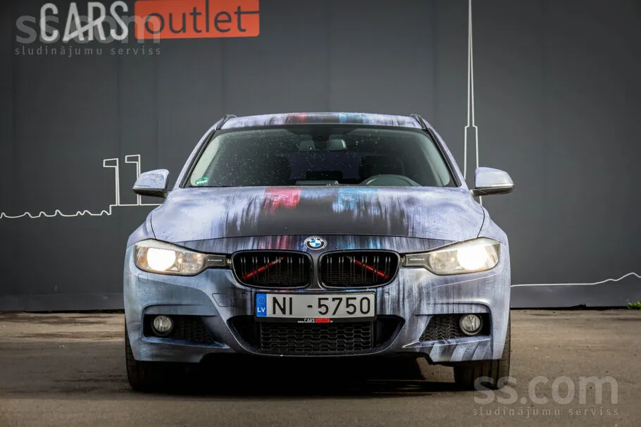 BMW 318 2013 photo 2