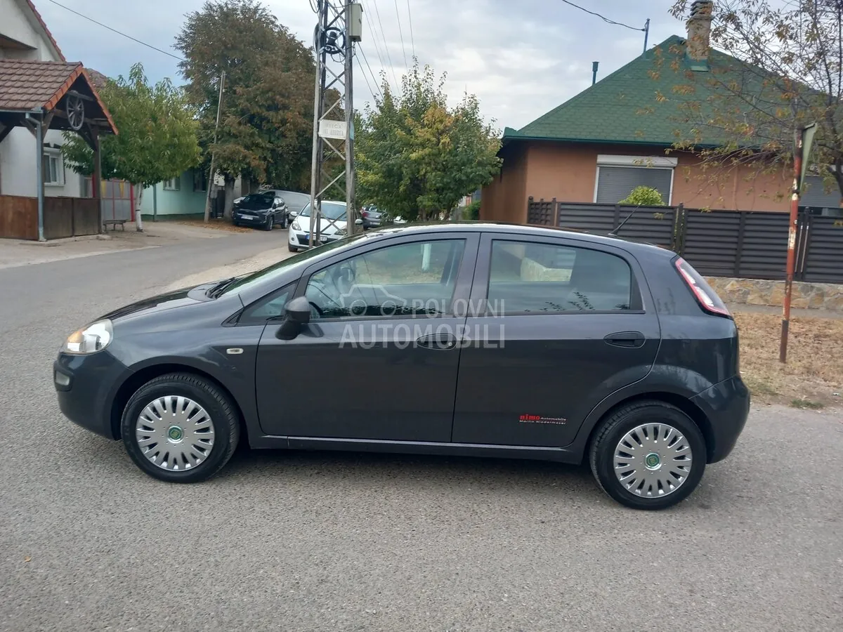 Fiat Grande Panda 2010 photo 2