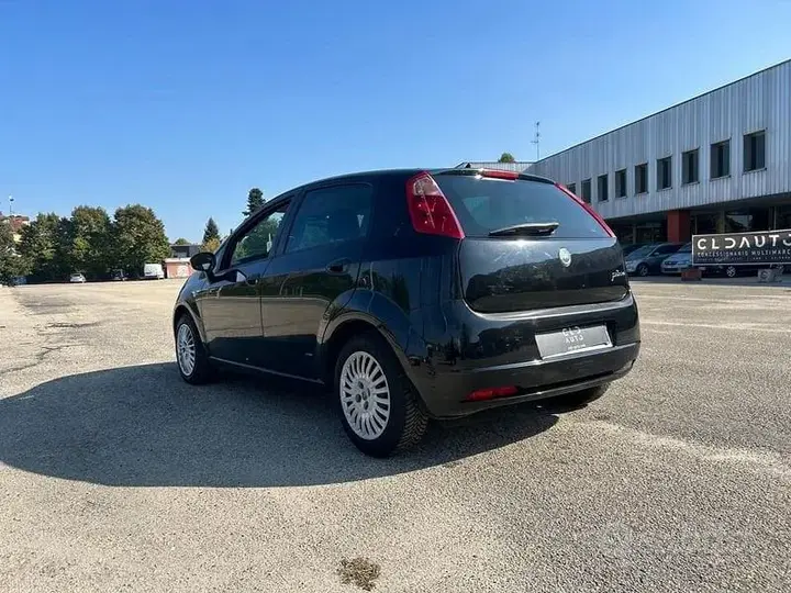 Fiat Grande Punto 2007 photo 2