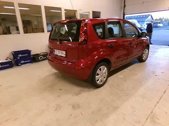 Nissan Note 2011 photo 3