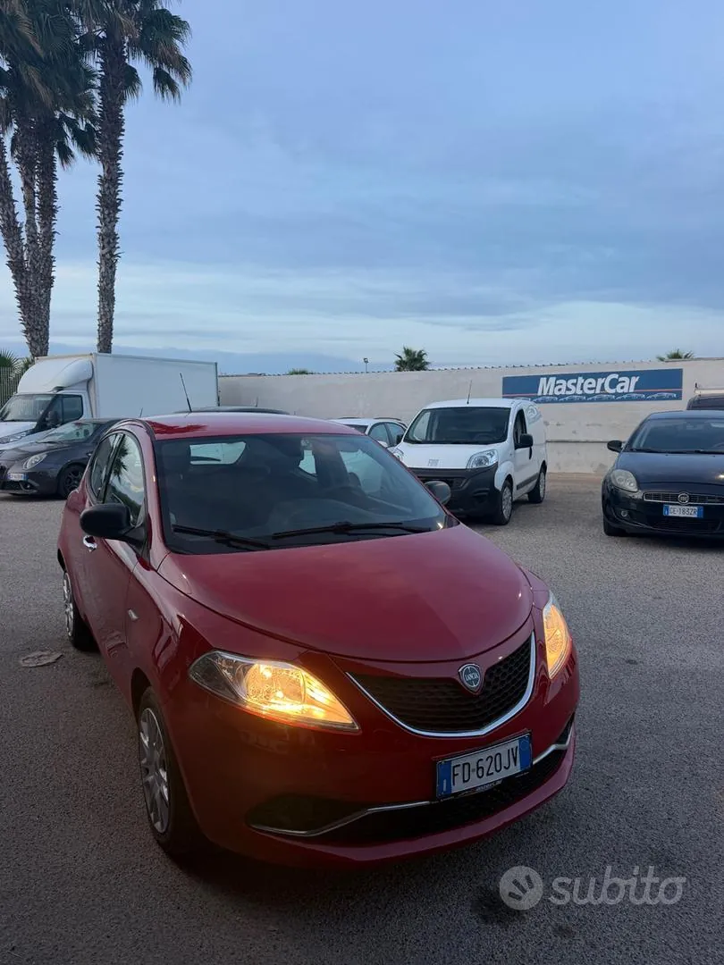 Lancia Ypsilon 2016 photo 2