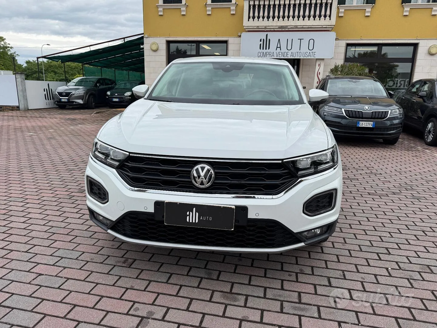 Volkswagen T-Roc 2019 photo 2