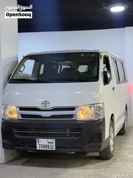 Toyota Hiace 2012 photo 2