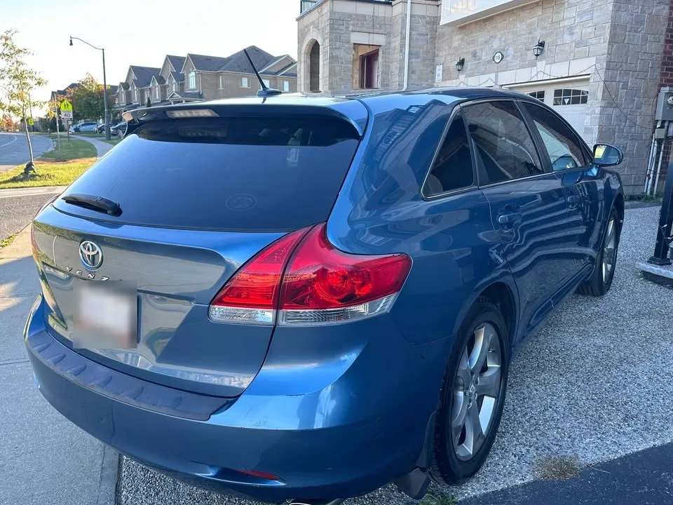 Toyota Venza 2010 photo 2