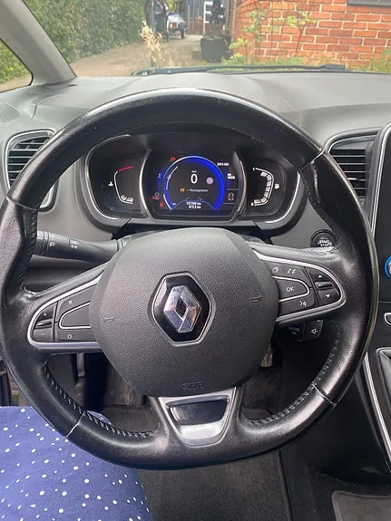 Renault Grand Scenic Iv 2017 photo 2