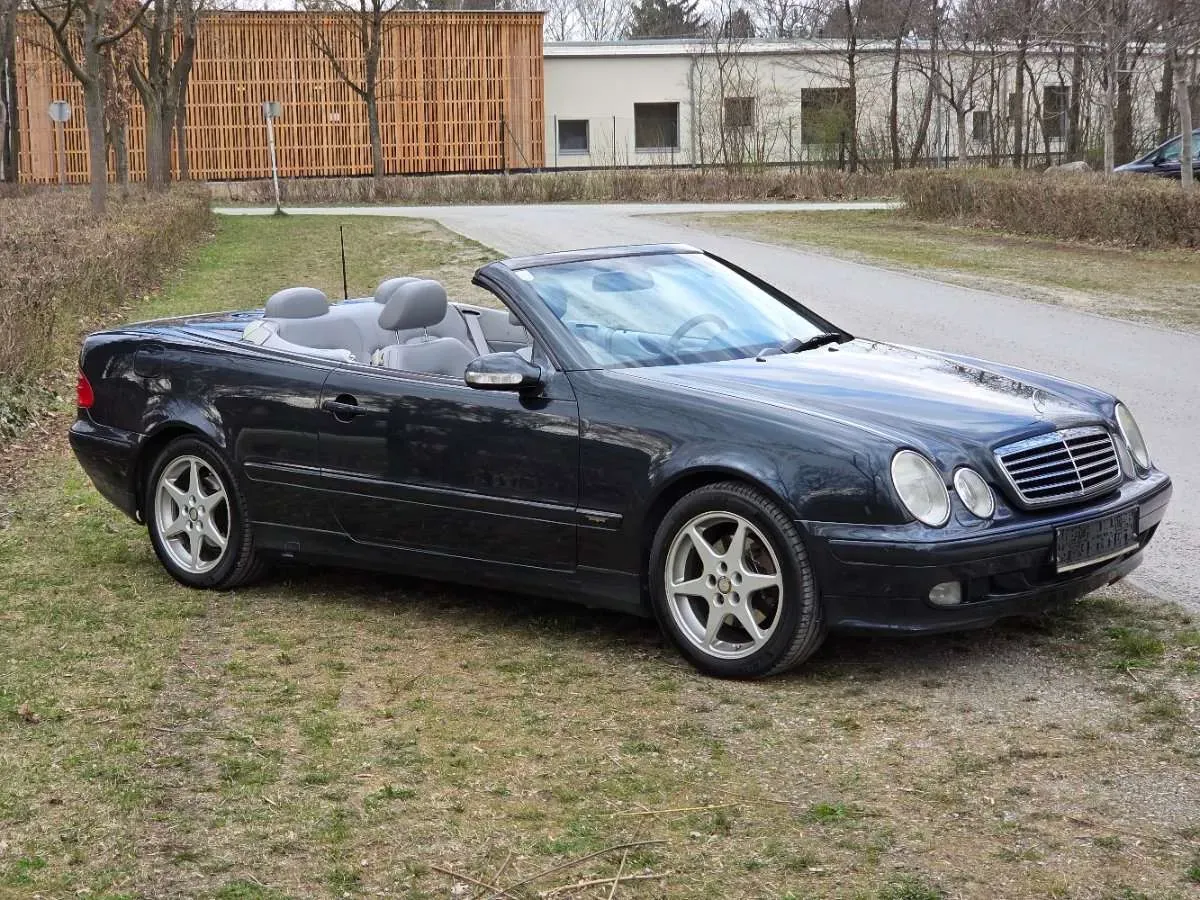 Mercedes-Benz Clk-Class 2000 photo 3