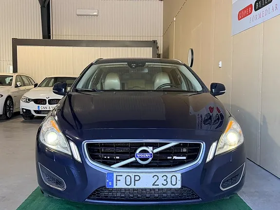 Volvo V60 2011 photo 2