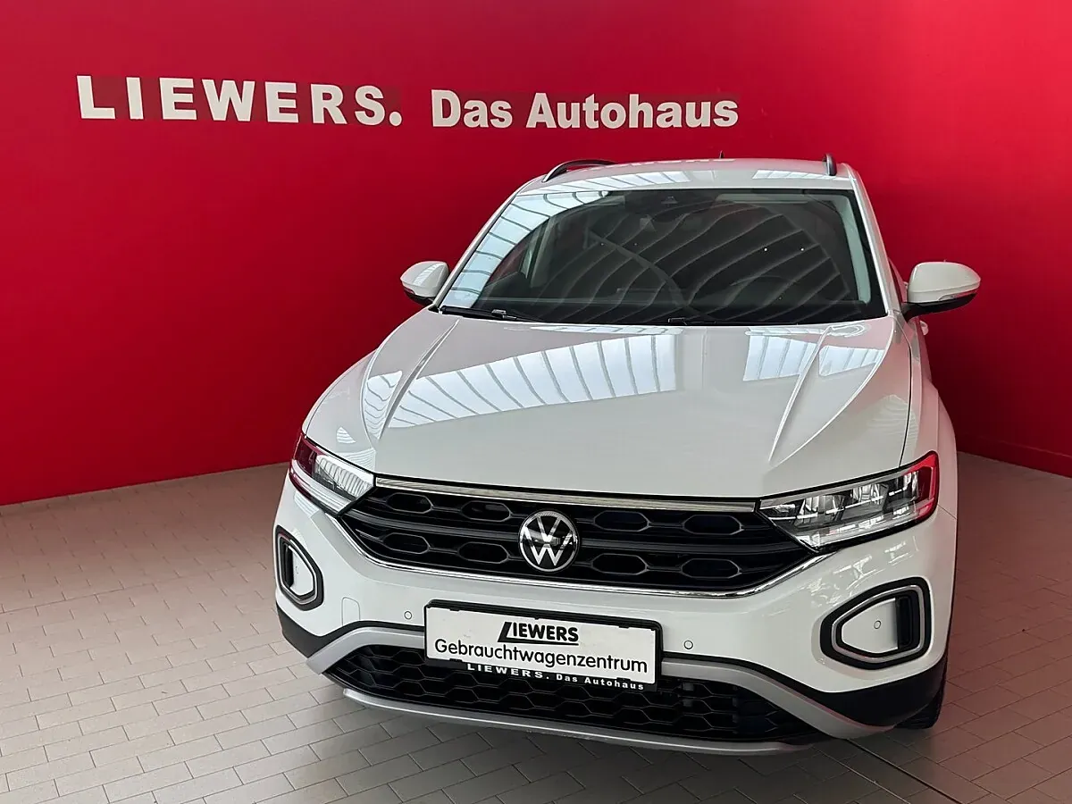 Volkswagen T-Roc 2023 photo 2