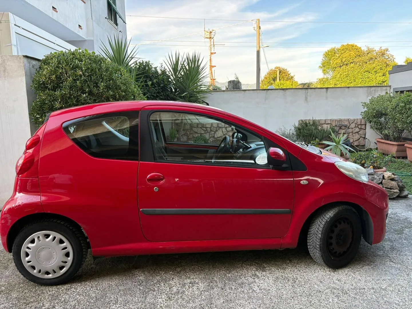 Peugeot 107 2010 photo 2