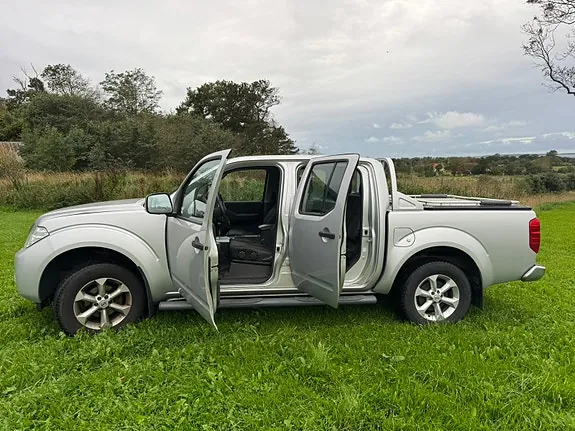 Nissan Navara 2013 photo 2