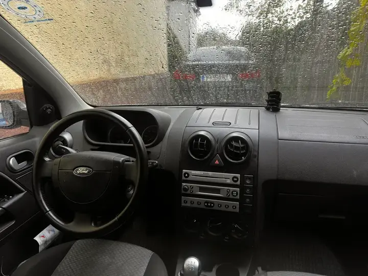 Ford Fusion 2005 photo 2