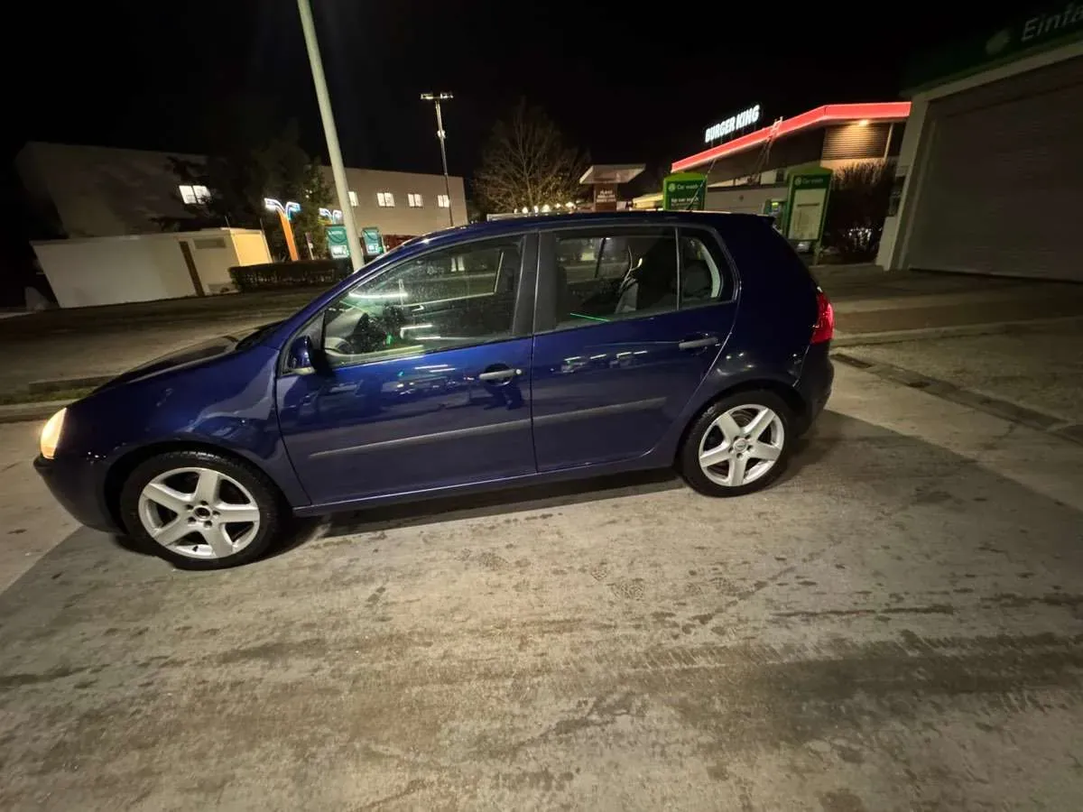 Volkswagen Golf 2005 photo 2