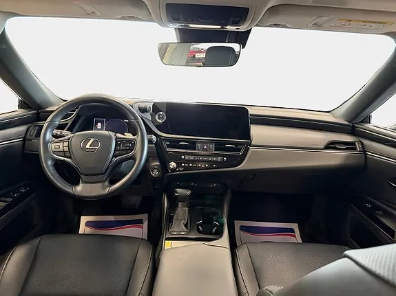 Lexus Es300H 2024 photo 2