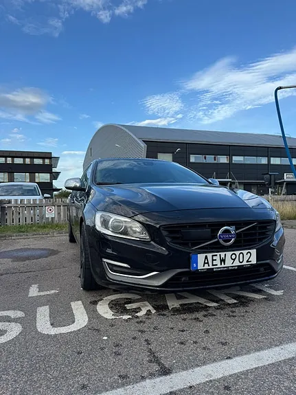 Volvo S60 2014 photo 2