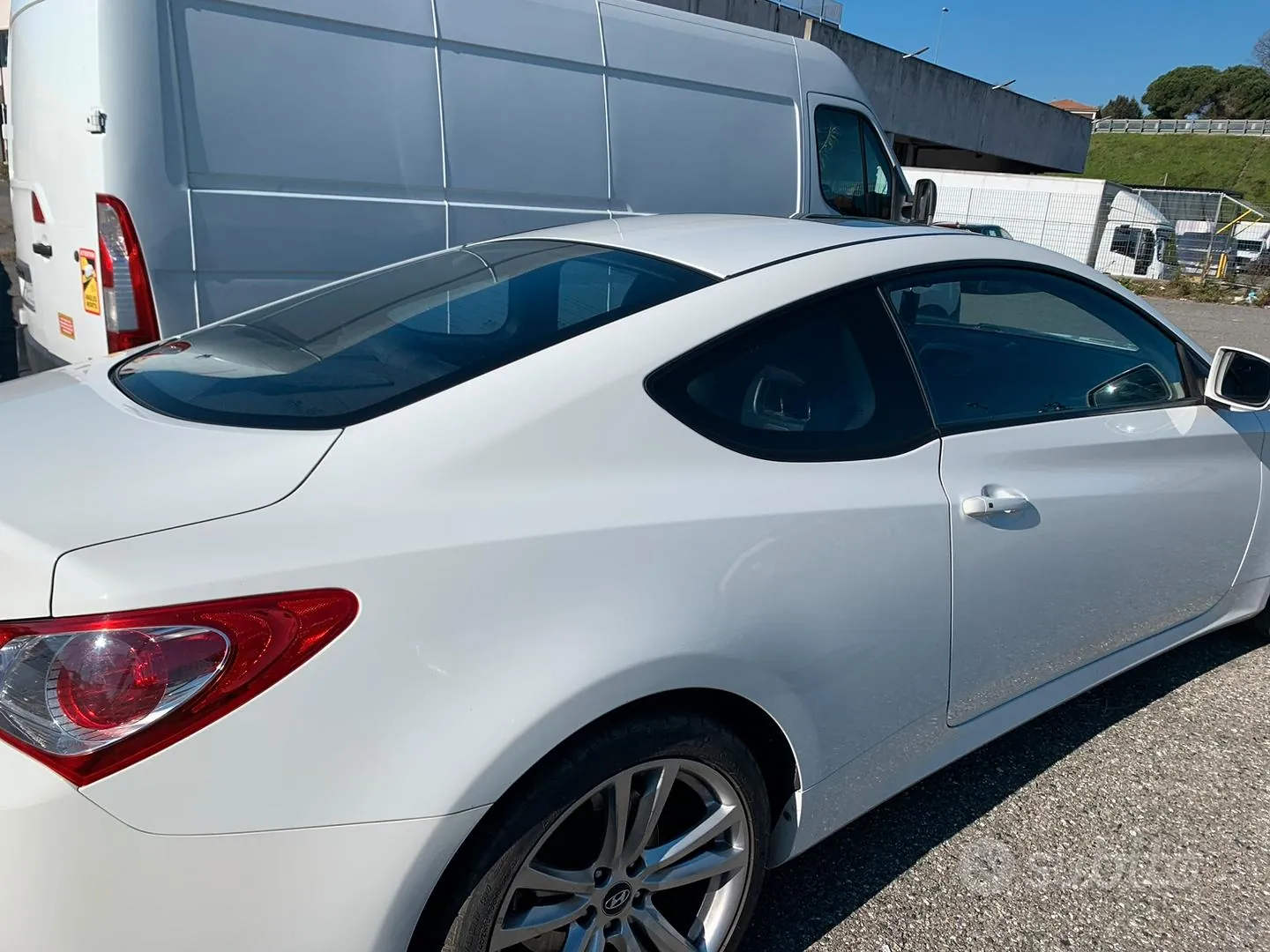 Hyundai Genesis Coupe 2012 photo 2