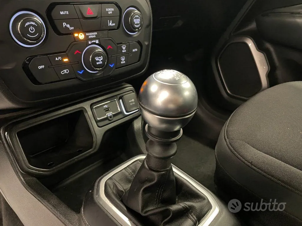 Jeep Renegade 2022 photo 2