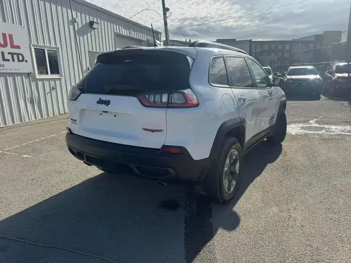 Jeep Cherokee 2019 photo 3