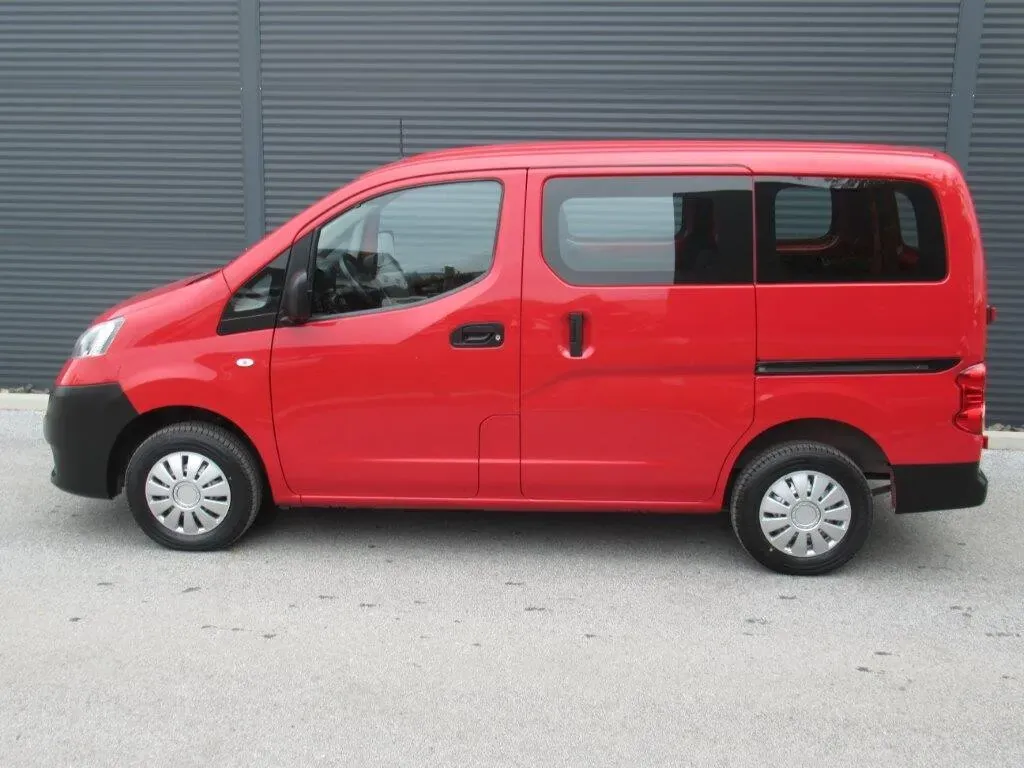 Nissan Nv200 2012 photo 2