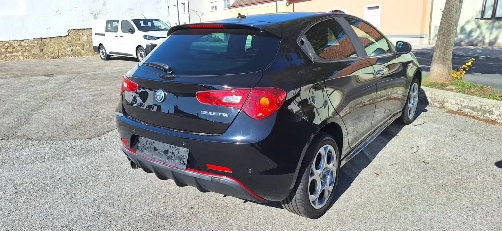 Alfa Romeo Giulietta 2018 photo 3
