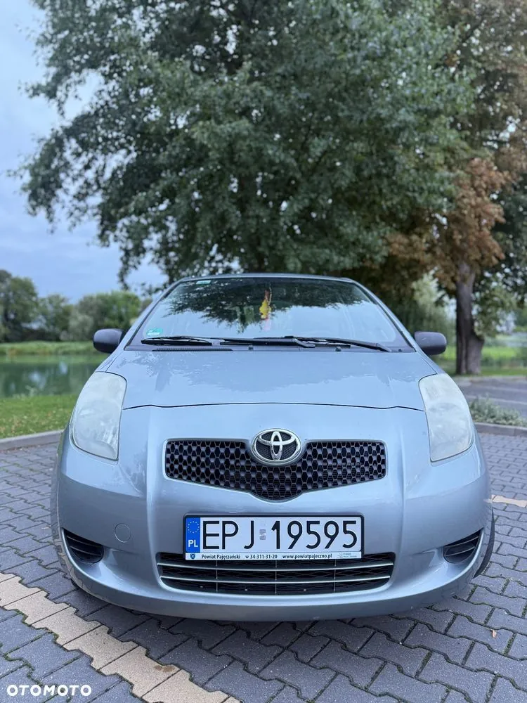 Toyota Yaris 2007 photo 2