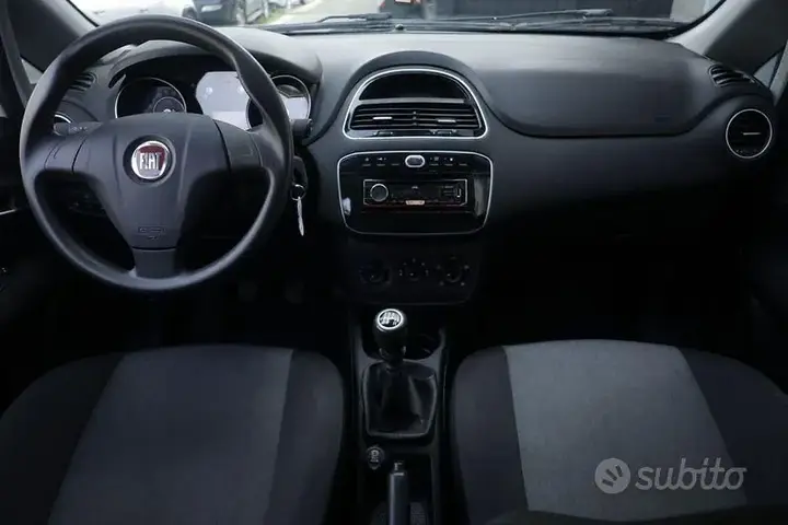 Fiat Punto 2013 photo 2