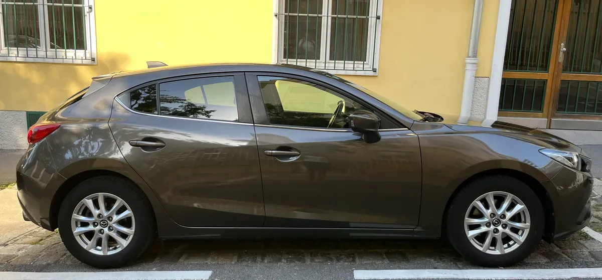 Mazda Mazda3 2014 photo 3