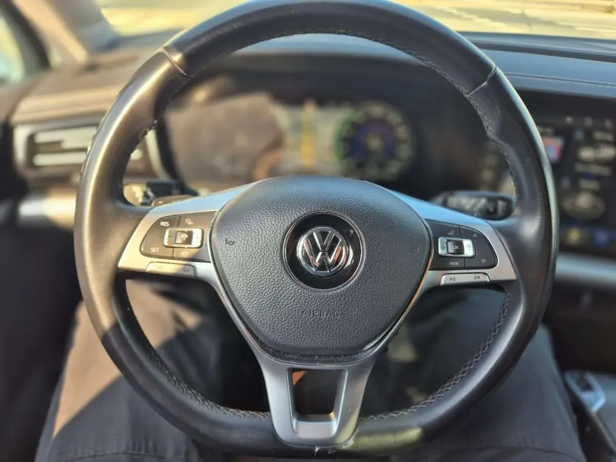 Volkswagen Touareg 2018 photo 3