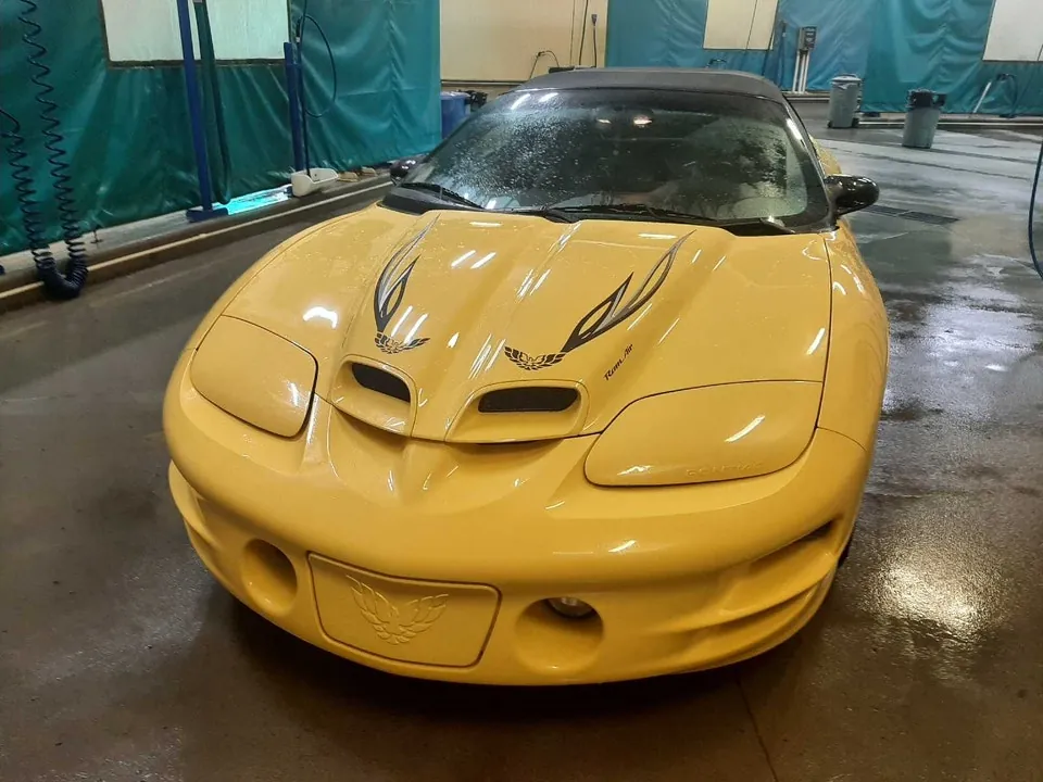 Pontiac Firebird 2002 photo 2