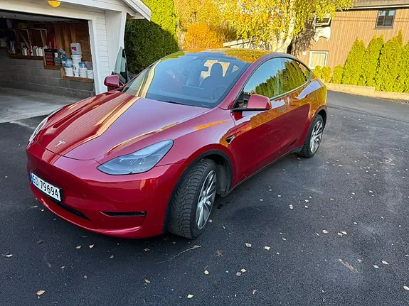 Tesla Model Y 2022 photo 2