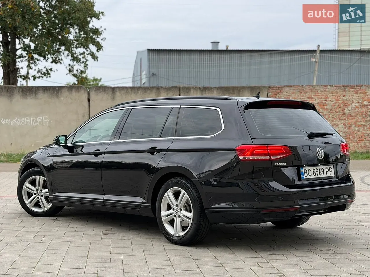 Volkswagen Passat 2017 photo 2