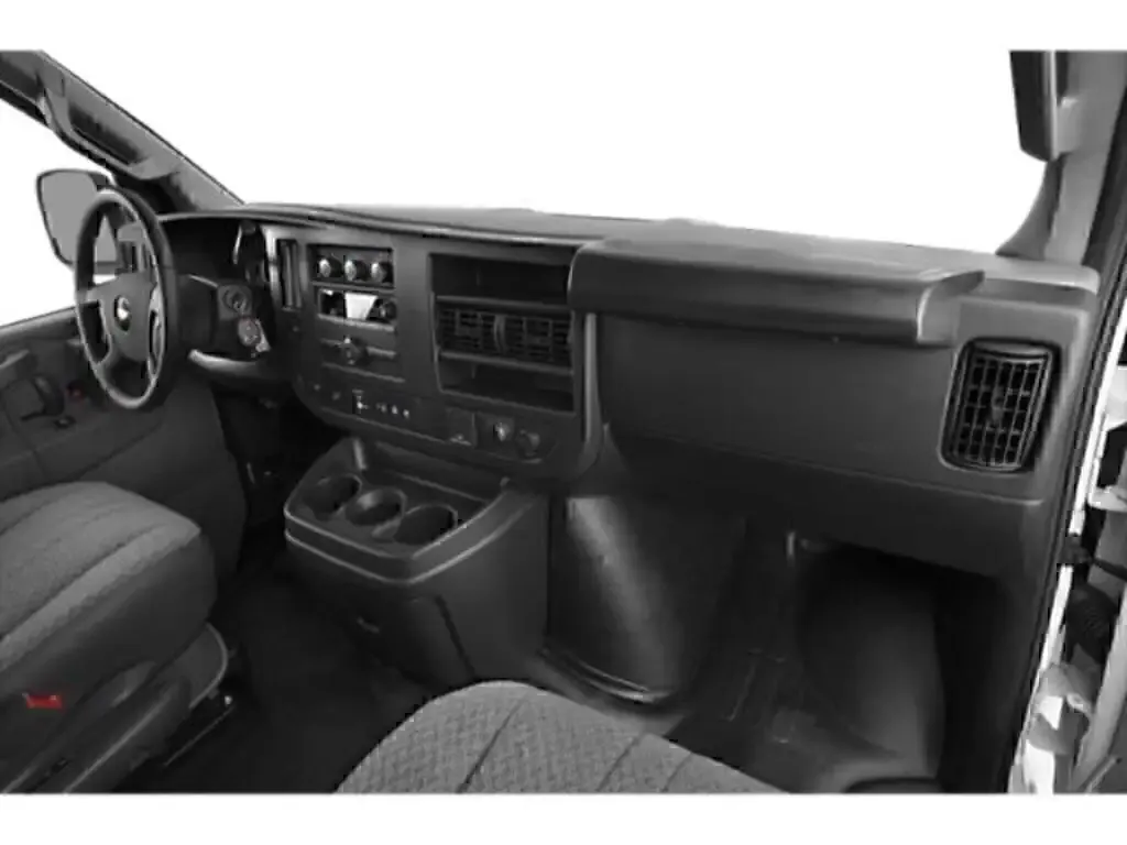 Chevrolet Express 3500 2026 photo 5