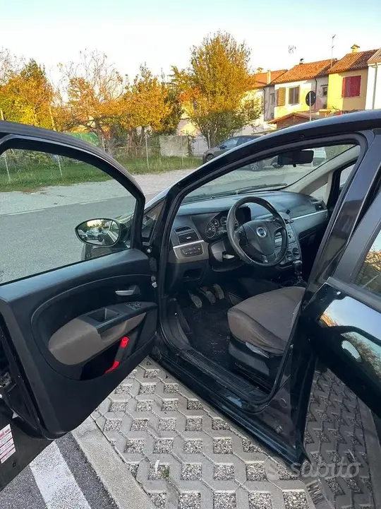 Fiat Grande Punto 2007 photo 3