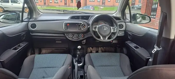 Toyota Yaris 2011 photo 5