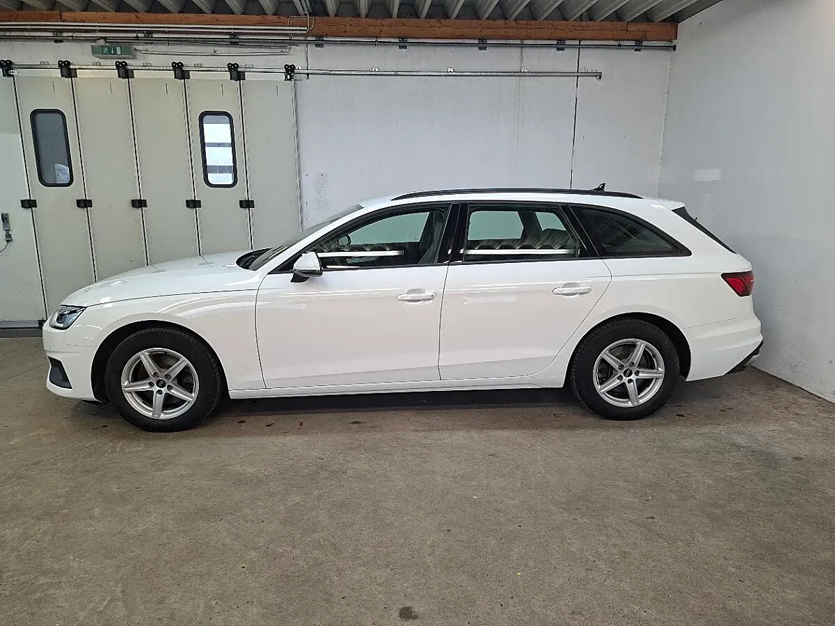 Audi A4 2023 photo 2