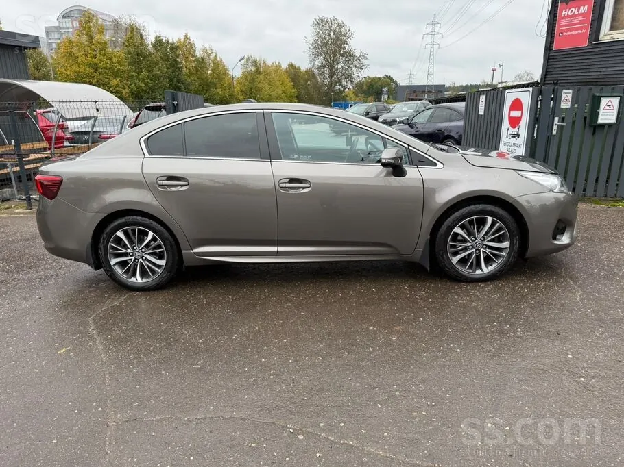 Toyota Avensis 2017 photo 3