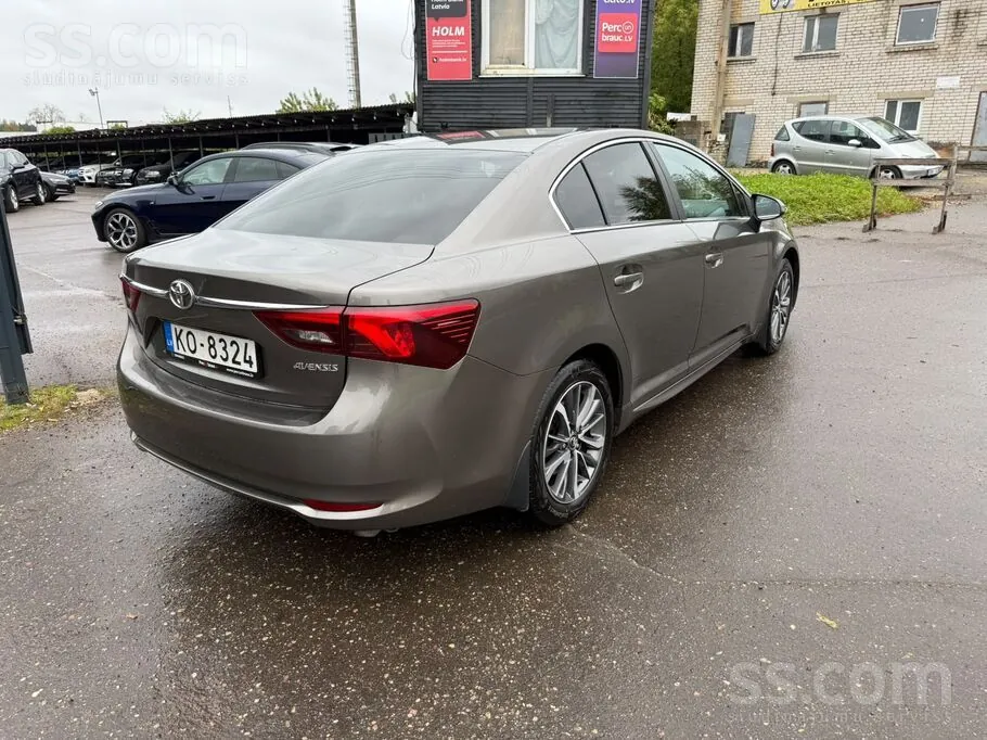 Toyota Avensis 2017 photo 4