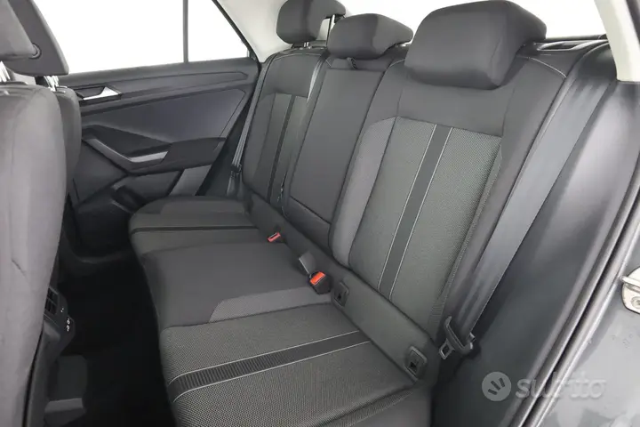 Volkswagen T-Roc 2024 photo 3
