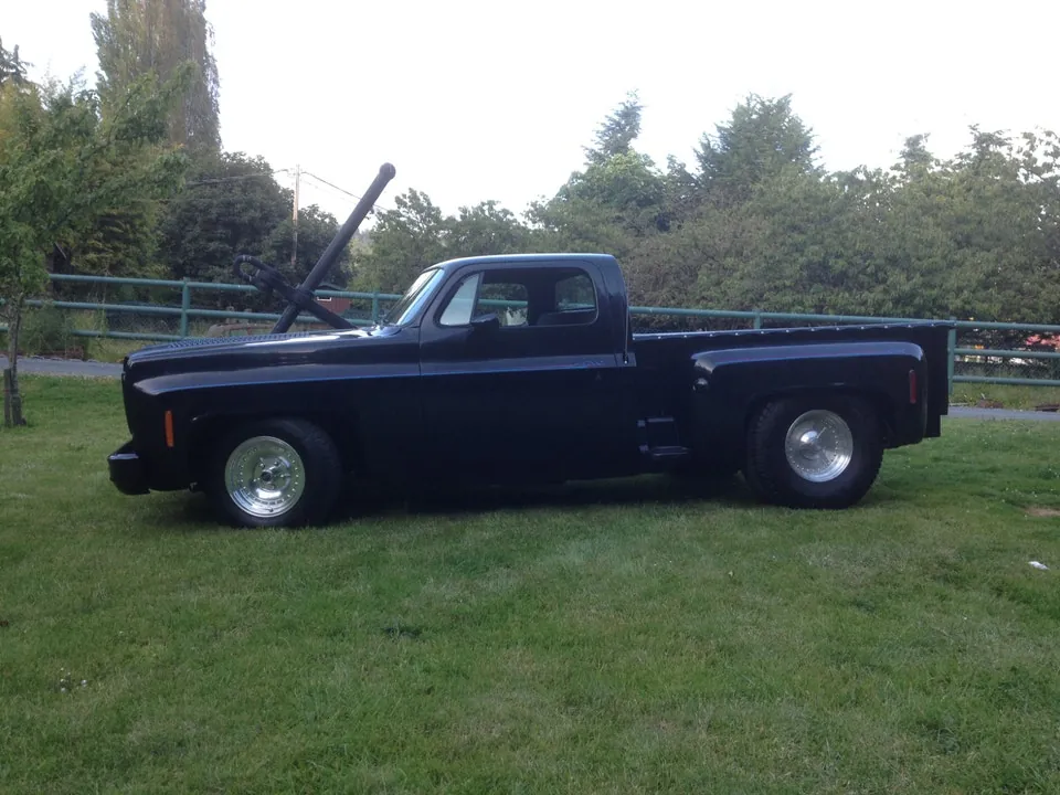 Chevrolet C10 1975 photo 3