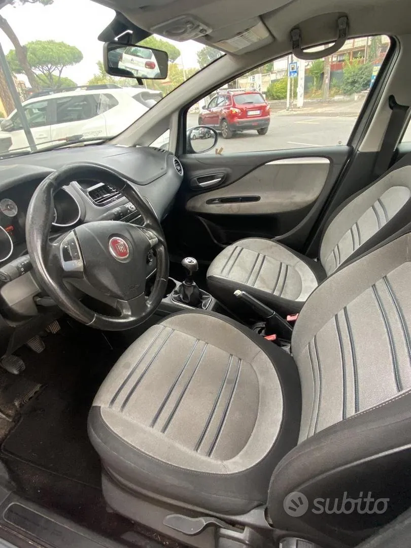 Fiat Punto 2011 photo 5