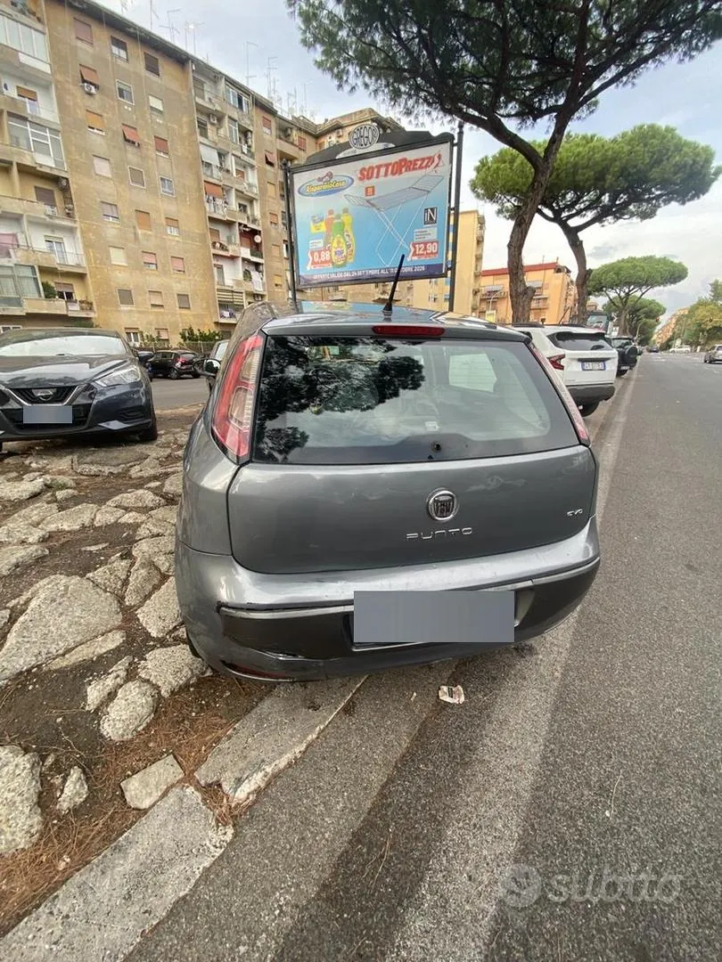 Fiat Punto 2011 photo 3