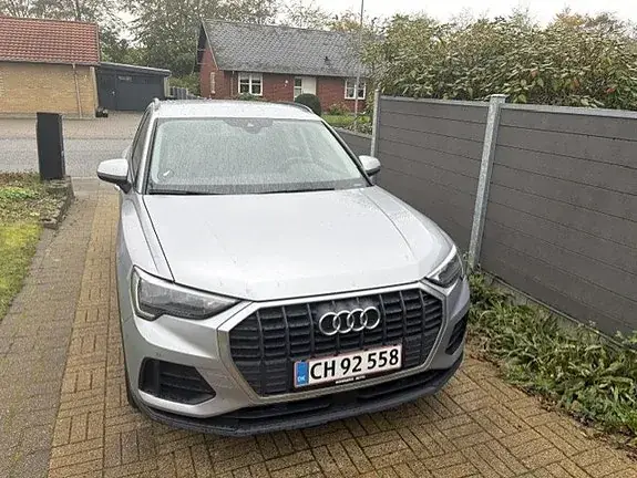Audi Q3 2019 photo 2