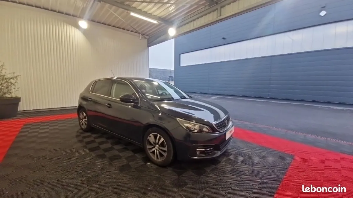 Peugeot 308 2020 photo 3