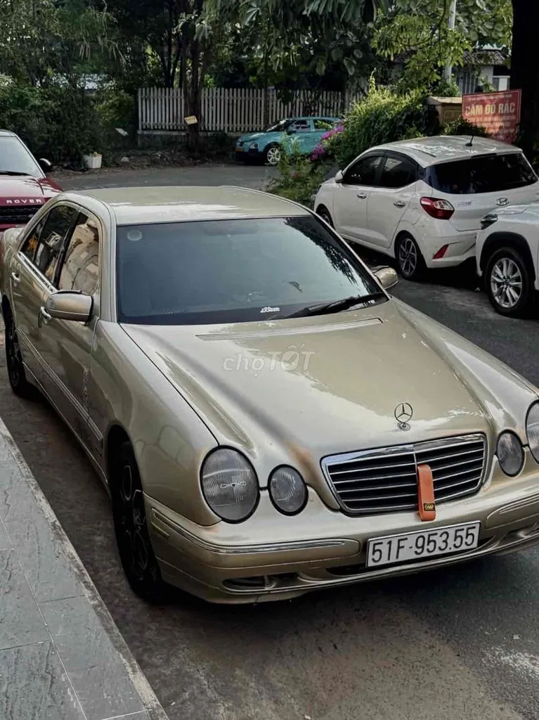 Mercedes-Benz E-Class 2001 photo 2