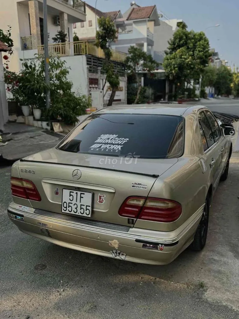 Mercedes-Benz E-Class 2001 photo 5