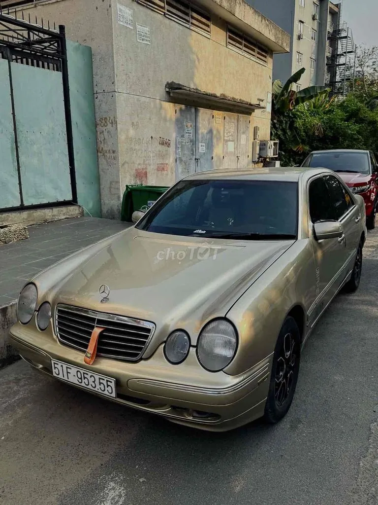 Mercedes-Benz E-Class 2001 photo 3