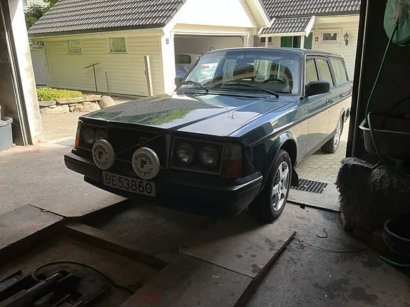 Volvo 240 1986 photo 2